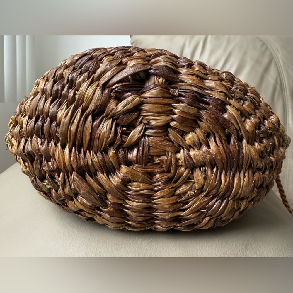 Handcrafted Brown Woven Straw Shoulder Bag - Picture 6 of 12